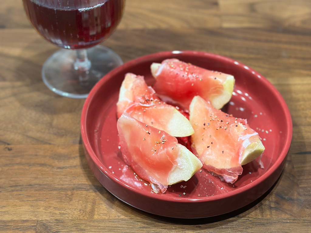 家族の絆を深める11月、感謝を込めて乾杯