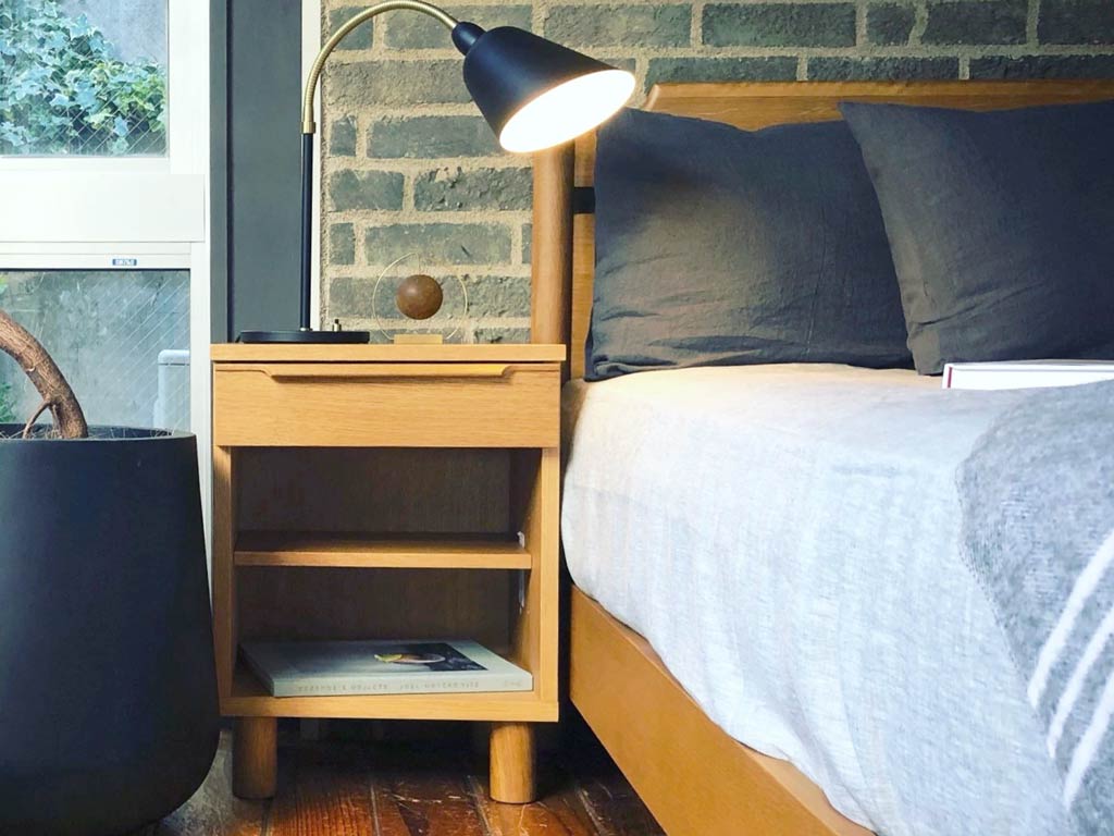 SALAナイトテーブル