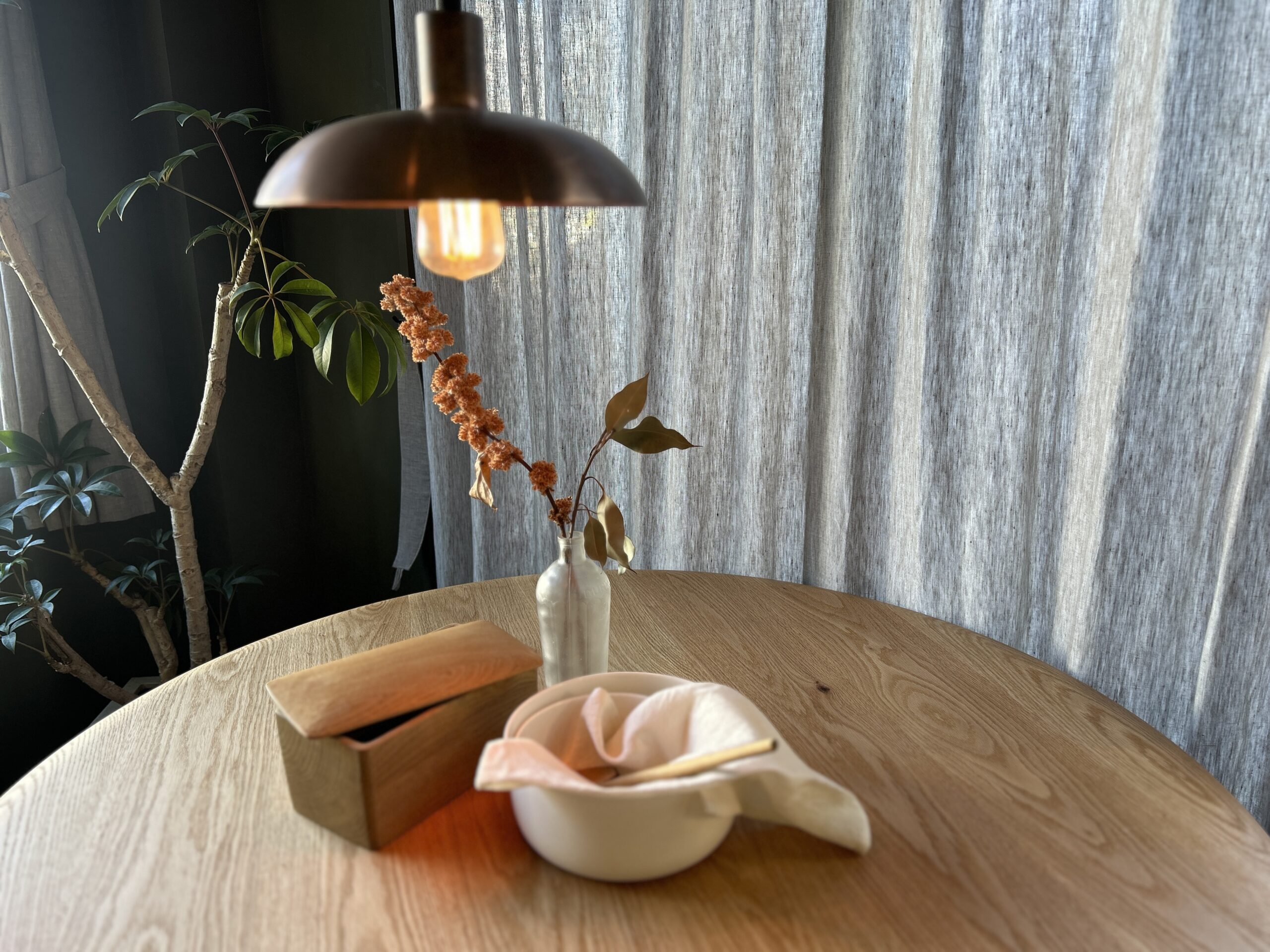 source store本店　桐箱とアンティークガラスフラワーベース