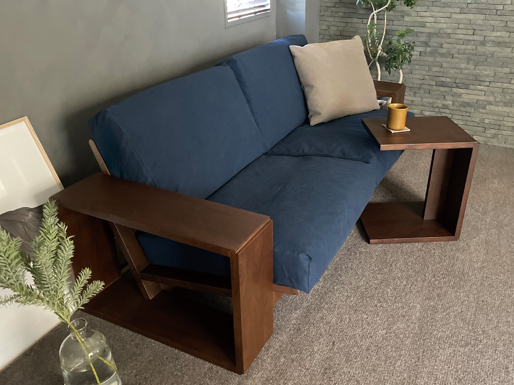 くつろぎ時間を支えるサイドテーブル