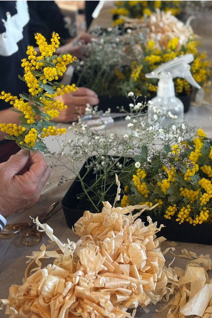 ミモザをつける