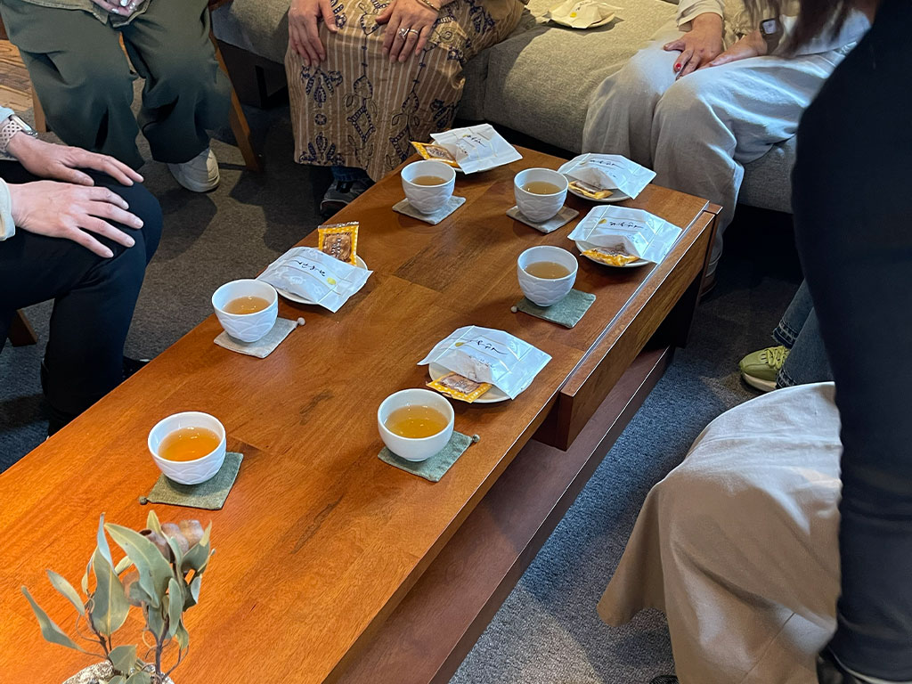 お茶菓子で休憩