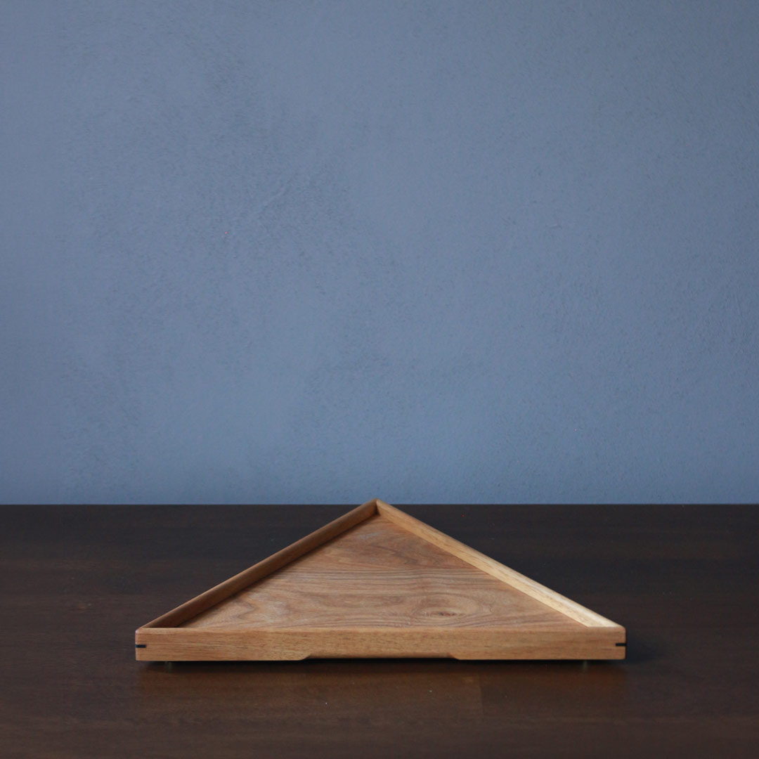 stacking-tray-triangle