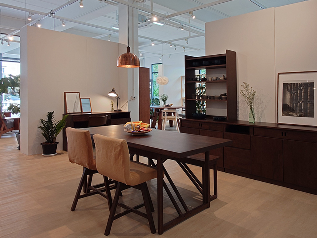 source store Bangkok